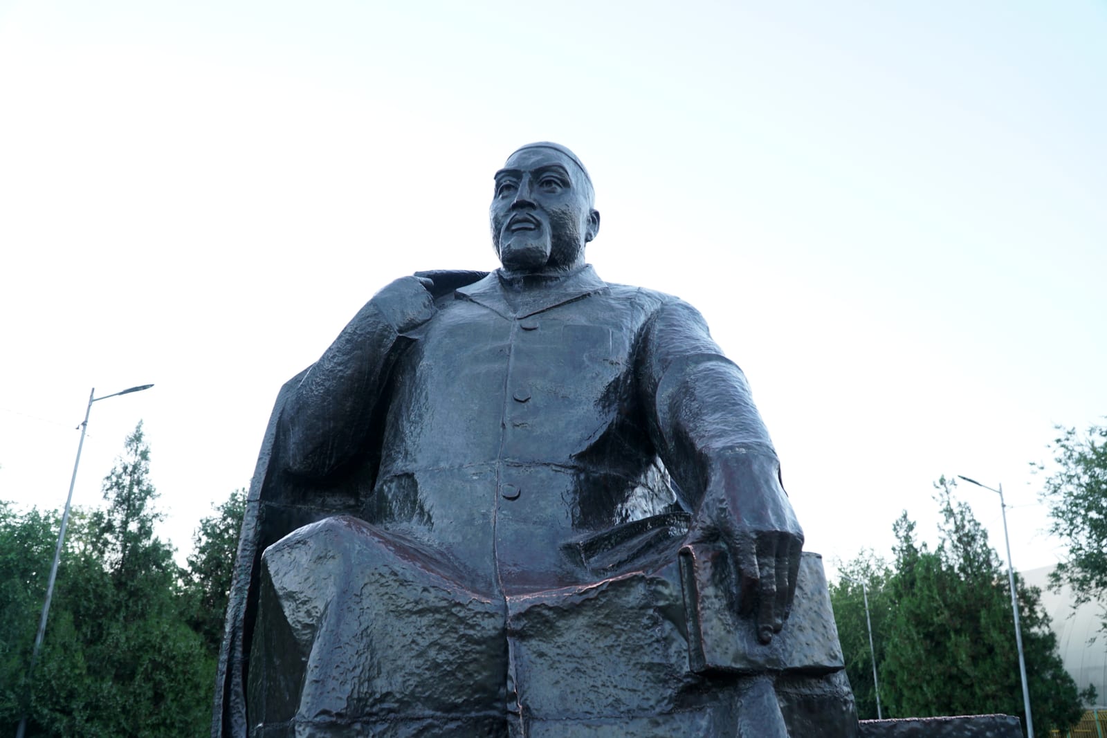 Image connected to Abai Qunanbaiuly: Statue of Abay Kunanbayev in Shymkent