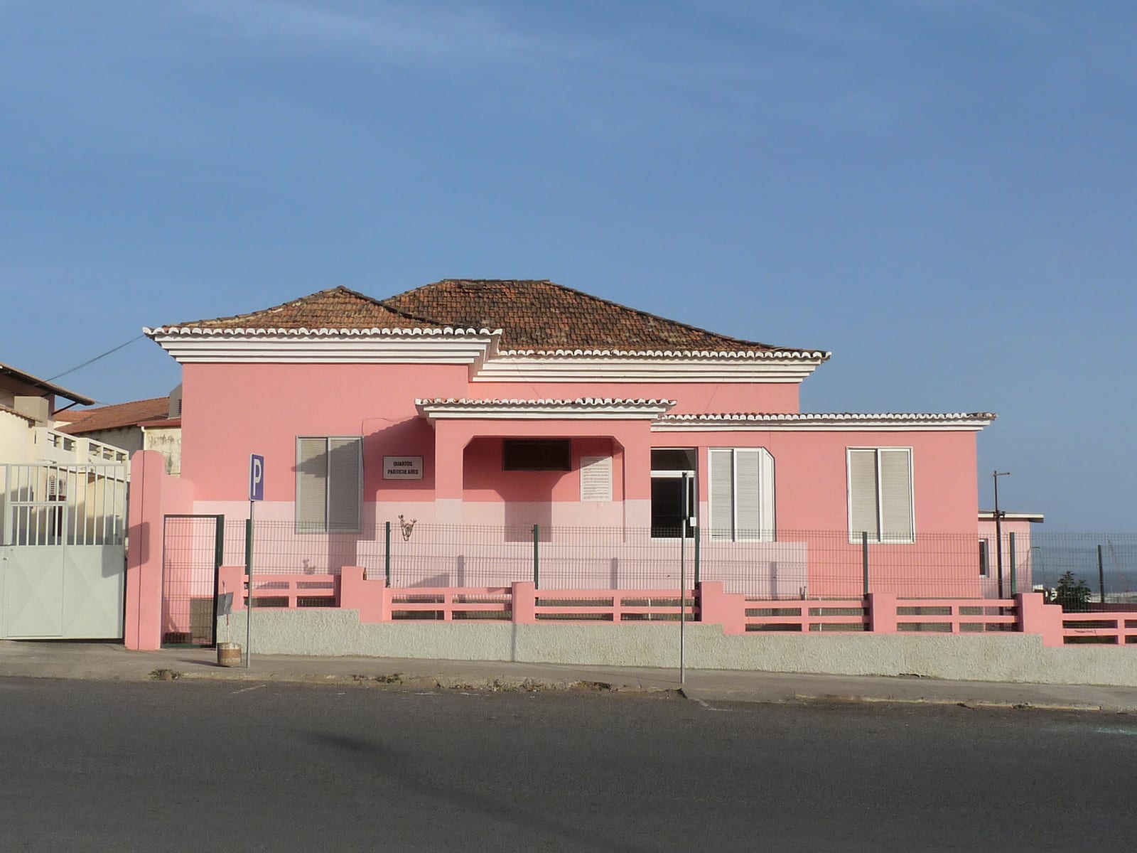 Portrait or photograph of Agostinho Neto: Hôpital Agostinho Neto (Praia, Cap-Vert)