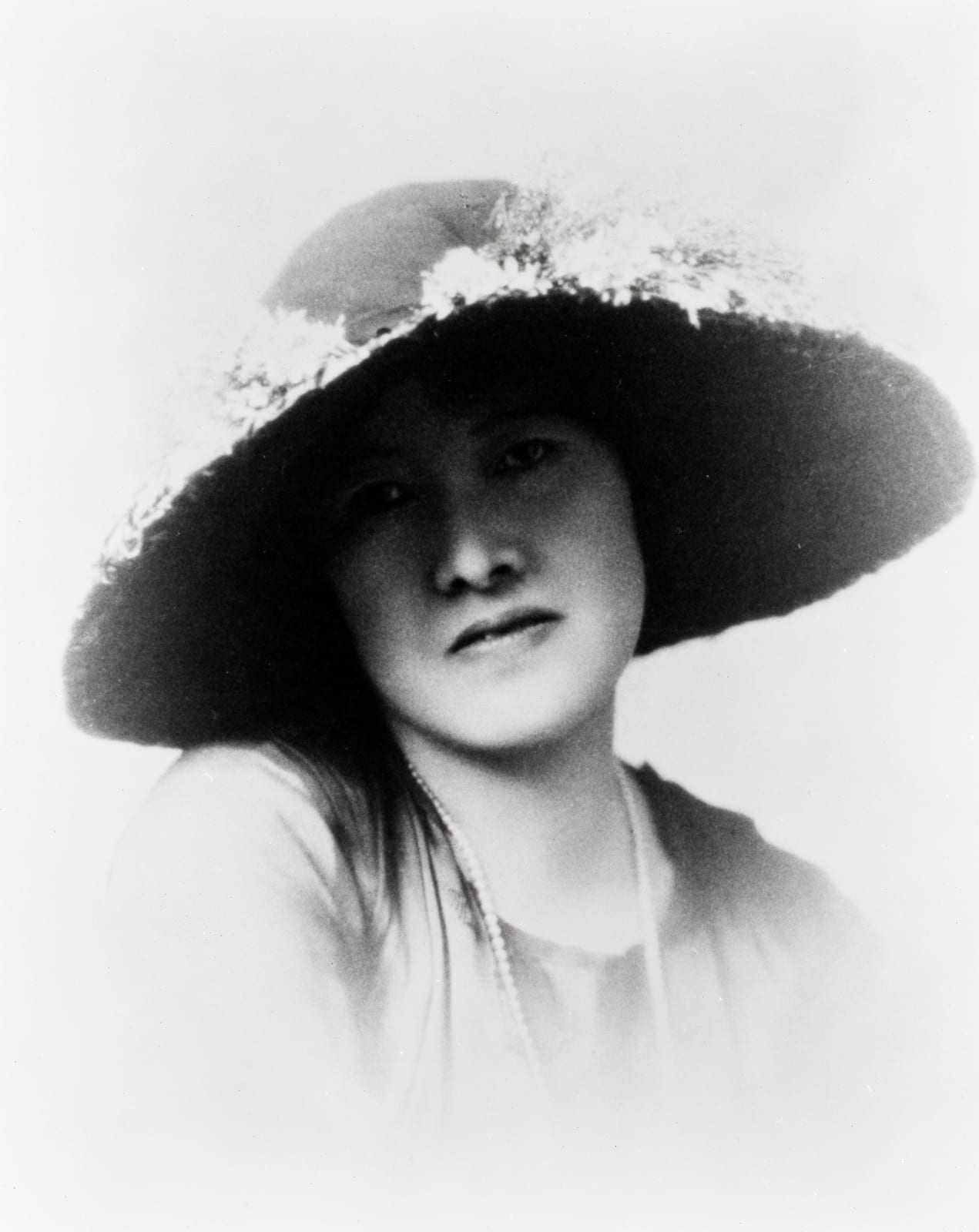 Portrait or photograph of Akiko Yosano: Japanese poet/writer Akiko Yosano ( 与謝野晶子 , 1878–1942)