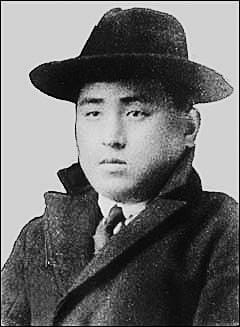 Portrait or photograph of Bang Jeong-hwan: Bang Jeong-Hwan's photo