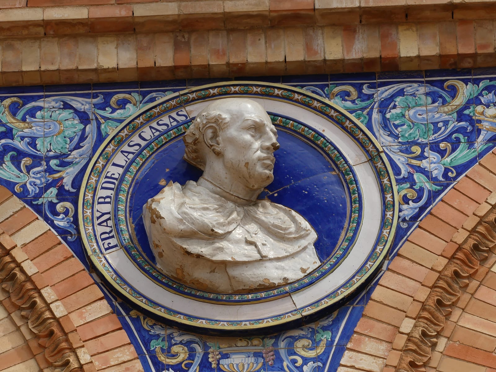 Portrait or photograph of Bartolome de las Casas: Fray Bartolomé de las Casas. Medallón de la Plaza de España de Sevilla, Andalucía, España.