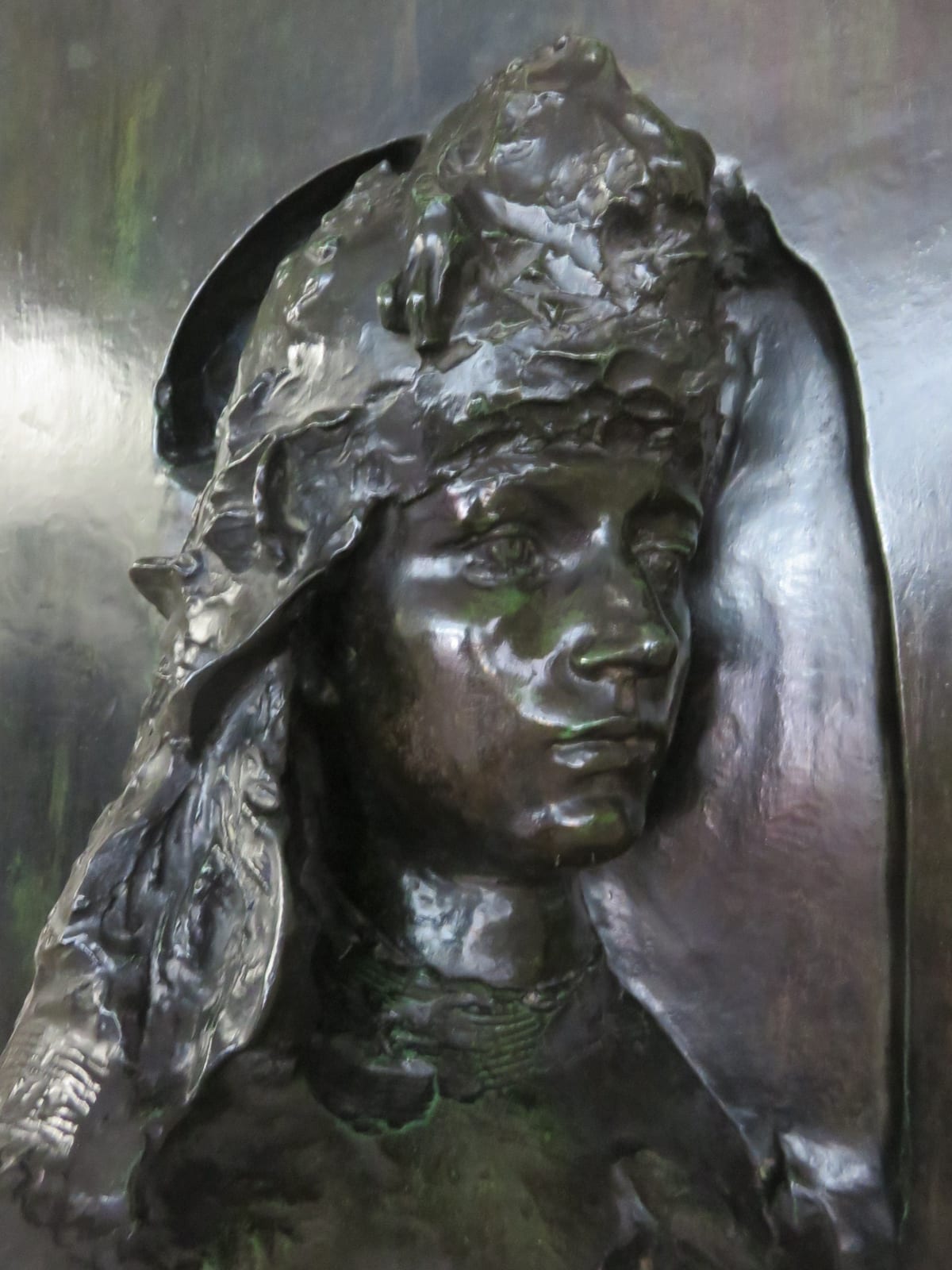 Portrait or photograph of Camille Claudel: La France ou Saint-Georges, bronze, par Auguste Rodin. Un portrait de Camille Claudel, exécuté par Auguste Rodin dans