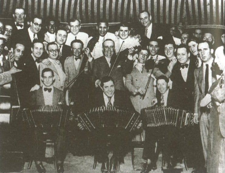 Portrait or photograph of Carlos Gardel: Photo taken by Francisco Maschio on November 5th, 1933, during the party that he offered to honor Carlos Gardel just be