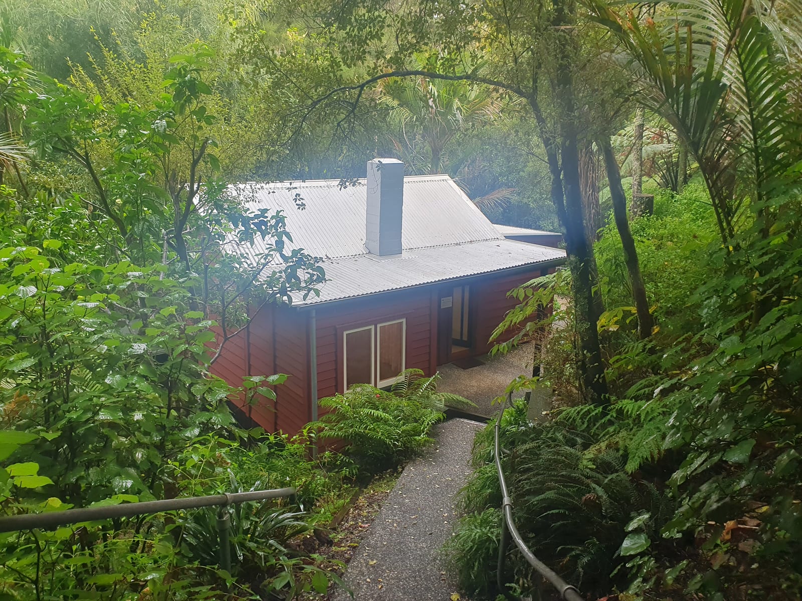 Memorial or place connected to Colin McCahon: McCahon House, the 1950s house of Colin McCahon, which serves as a gallery space and artist residency space. Titir