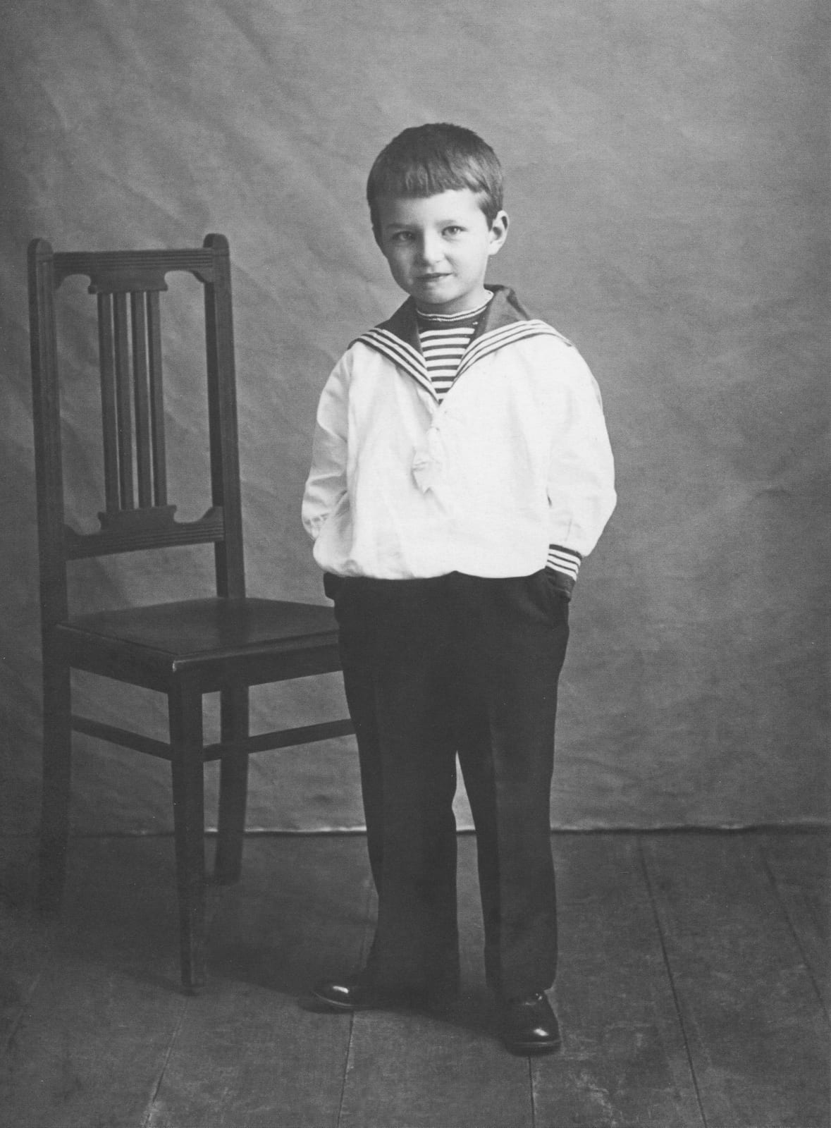 Portrait or photograph of Dmitri Shostakovich: ドミトリー·ショスタコーヴィチ1914年(8歳)の頃