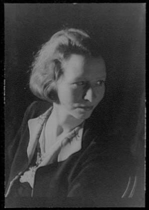 Portrait or photograph of Edna St. Vincent Millay: Edna St. Vincent Millay (1892-1950) - 1933 - by Carl van Vechten