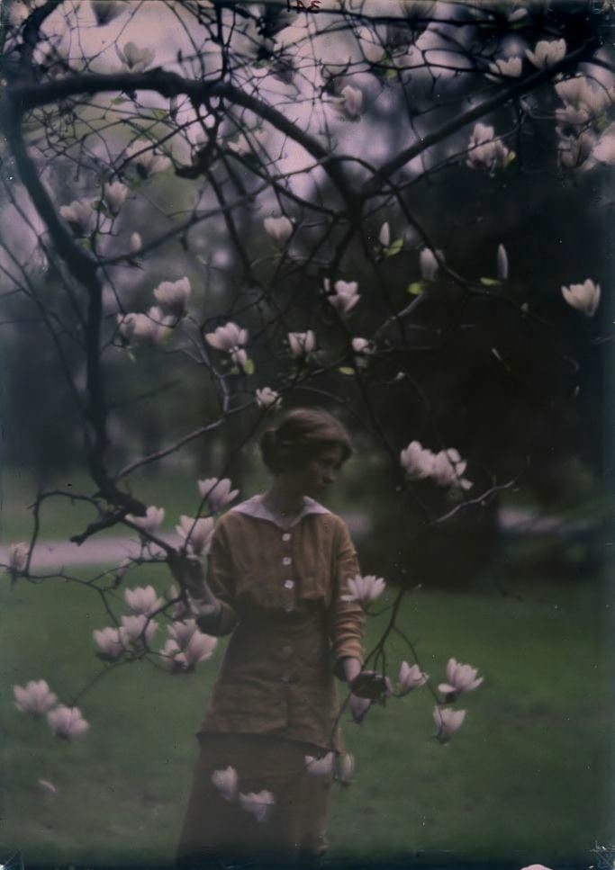 Portrait or photograph of Edna St. Vincent Millay: Edna St. Vincent Millay at Mitchell Kennerley's house in Mamaroneck, New York