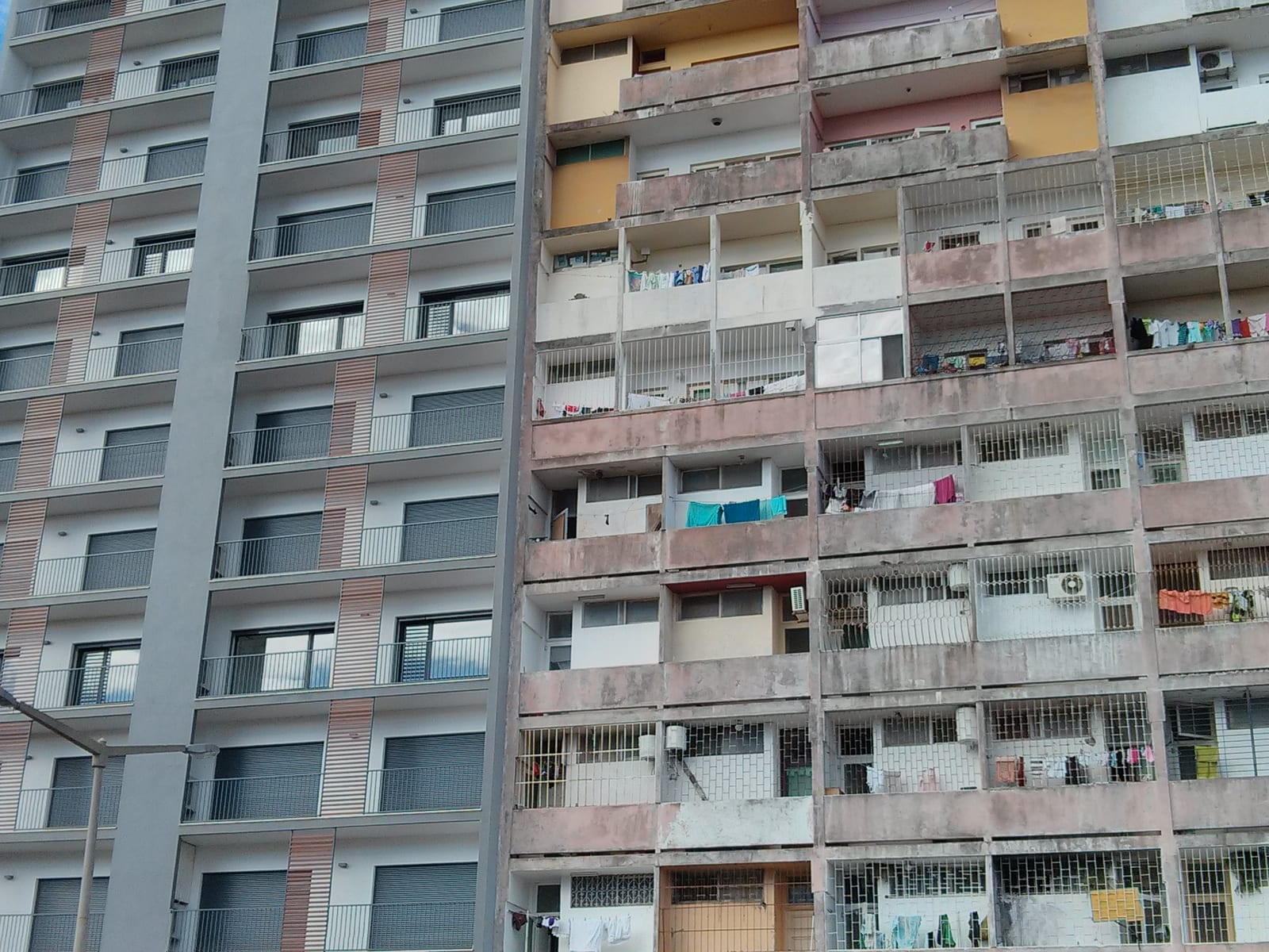 Portrait or photograph of Eduardo Mondlane: Old & new, Avenida Eduardo Mondlane (2014)