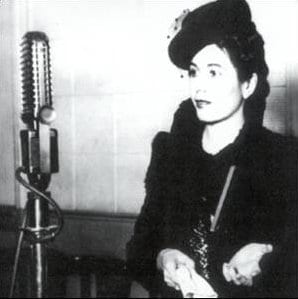 Portrait or photograph of Eva Peron: Eva Duarte (Evita) en la radio
