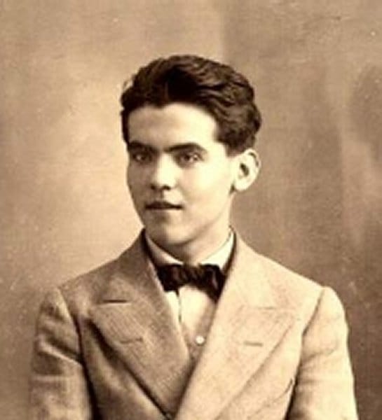 Portrait or photograph of Federico Garcia Lorca: Federico García Lorca en 1914. Foto anónima hallada en la Universidad de Granada en 2007, proveniente de una fi