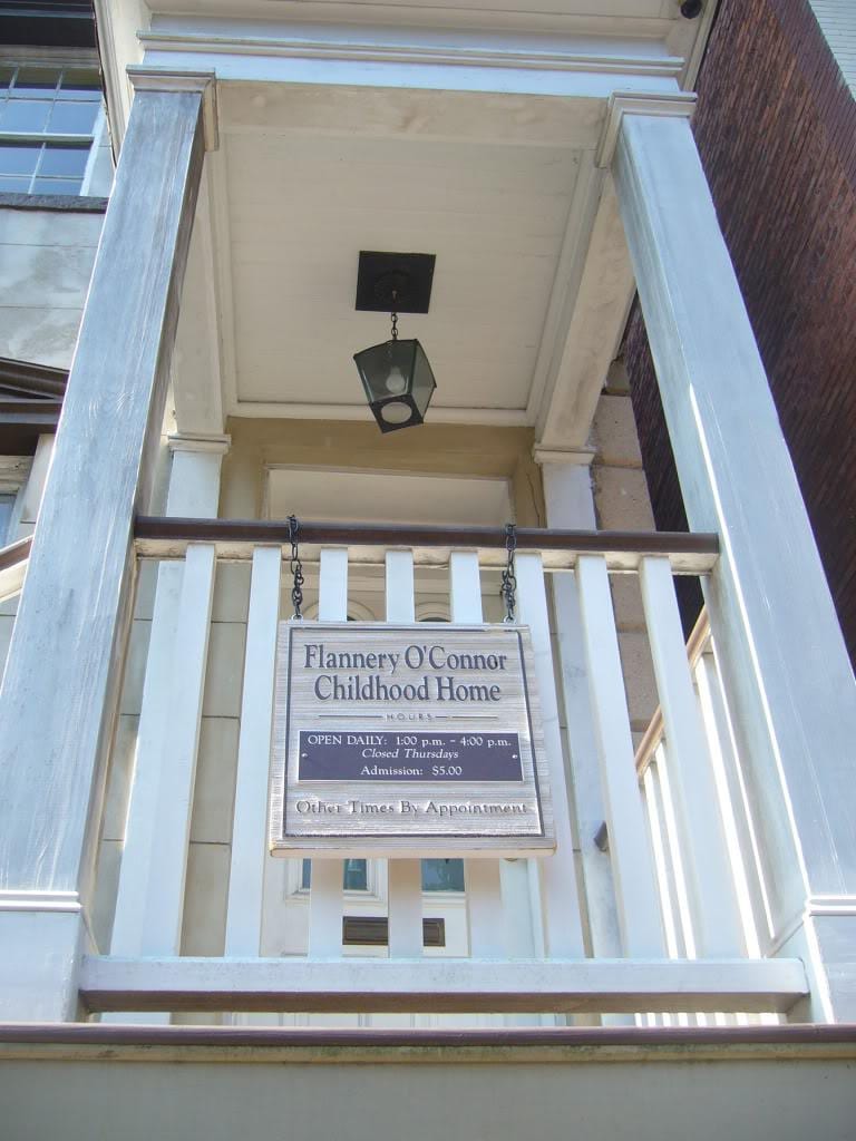 Work or historical image connected to Flannery O'Connor: Childhood home of American author Flannery O'Connor, in Savannah, Georgia. It is located at 207 East Ch