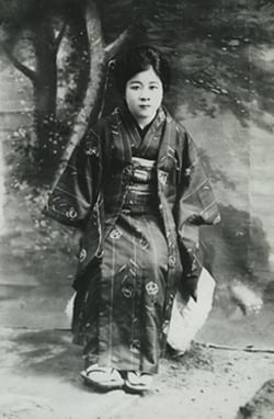 Portrait or photograph of Fumiko Hayashi: Fumiko Hayashi (31 December 1903 – 28 June 1951).