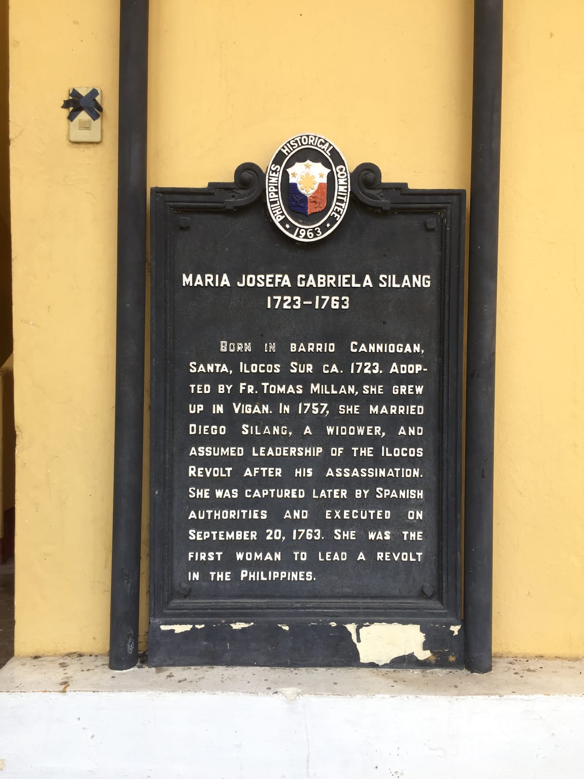 Portrait or photograph of Gabriela Silang: NHCP historical marker for Maria Josefa Gabriela Silang in the courtyard of Ilocos Sur Provincial Capitol, Vigan City