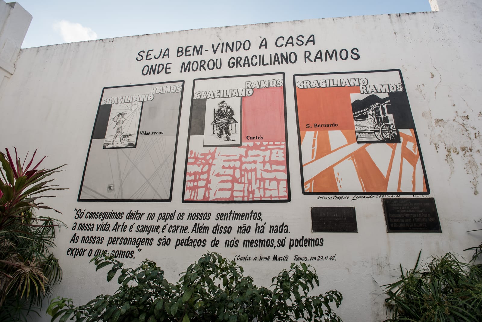 Portrait or photograph of Graciliano Ramos: This is a photo of a monument in Brazil identified by the ID