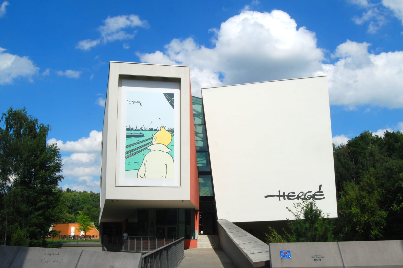 Portrait or photograph of Hergé: Belgique - Louvain-la-Neuve - Musée Hergé (architecte français Christian de Portzamparc - 2009)