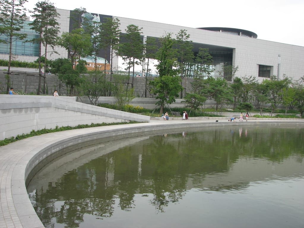 Memorial or place connected to Injinashi: exterior of Museum.
