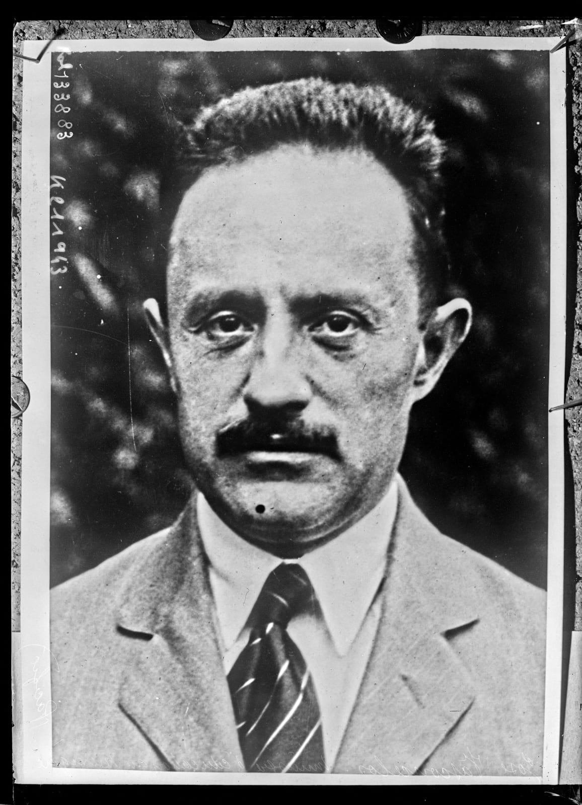 Portrait or photograph of Jose Vasconcelos: Sujet : Vasconcelos, José (1882-1959) -- Portraits Portraits -- 1914-1945 Référence bibliographique : Rol, 133883 Ap