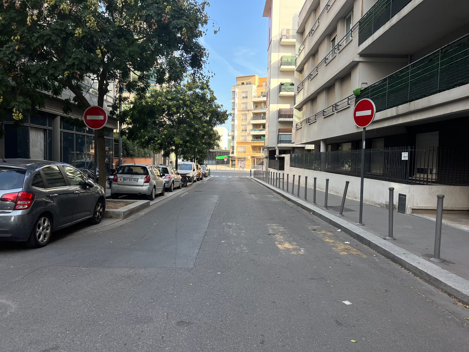 Portrait or photograph of Kateb Yacine: Rue Kateb Yacine, Saint-Ouen-sur-Seine.