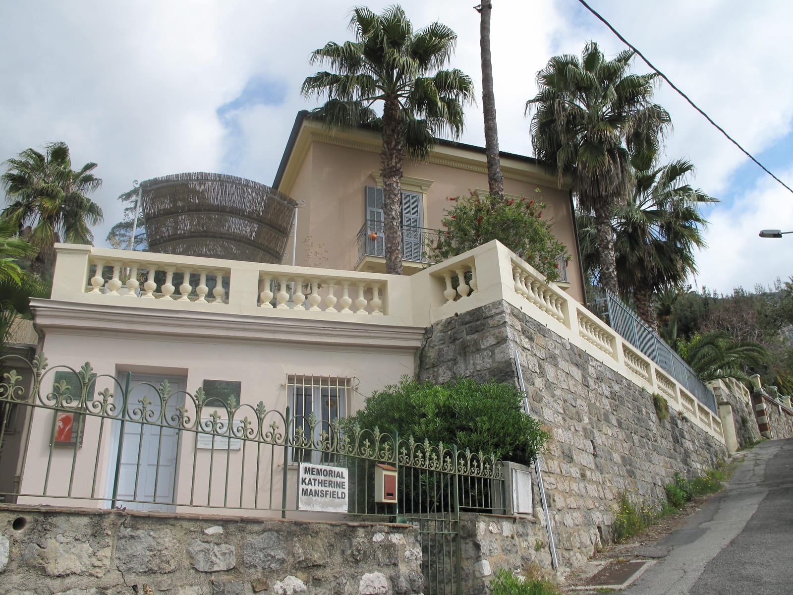 Portrait or photograph of Katherine Mansfield: The Memorial Katherine Mansfield is the house where lived en:Katherine Mansfield at the end of her life. Menton (