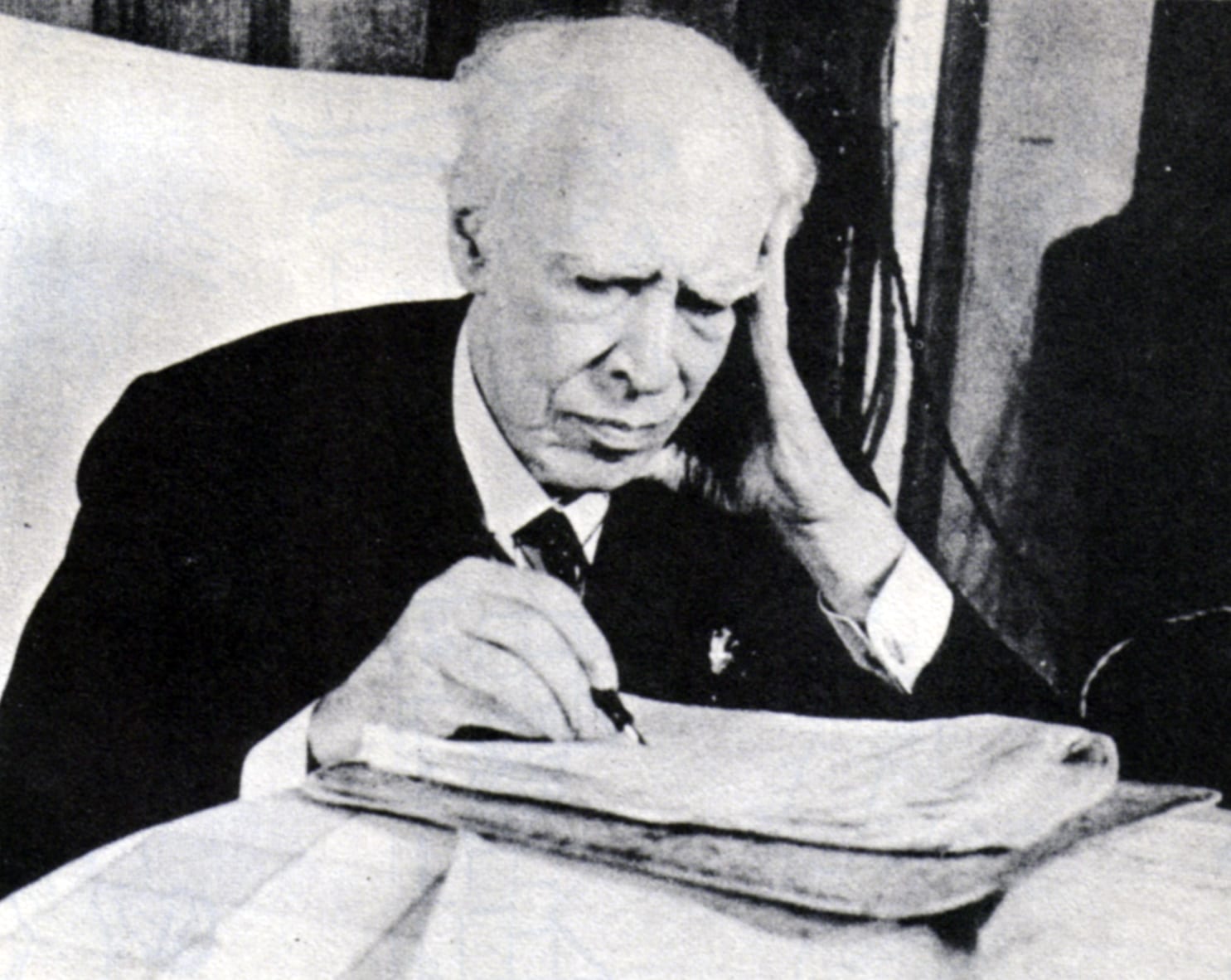 Portrait or photograph of Konstantin Stanislavski: Konstantin Stanislavski in 1938.