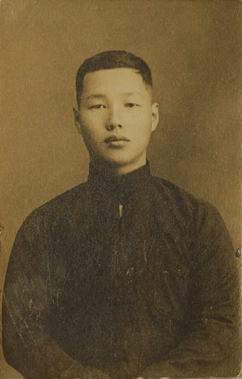 Portrait or photograph of Lai He: 穿本島衫的賴和