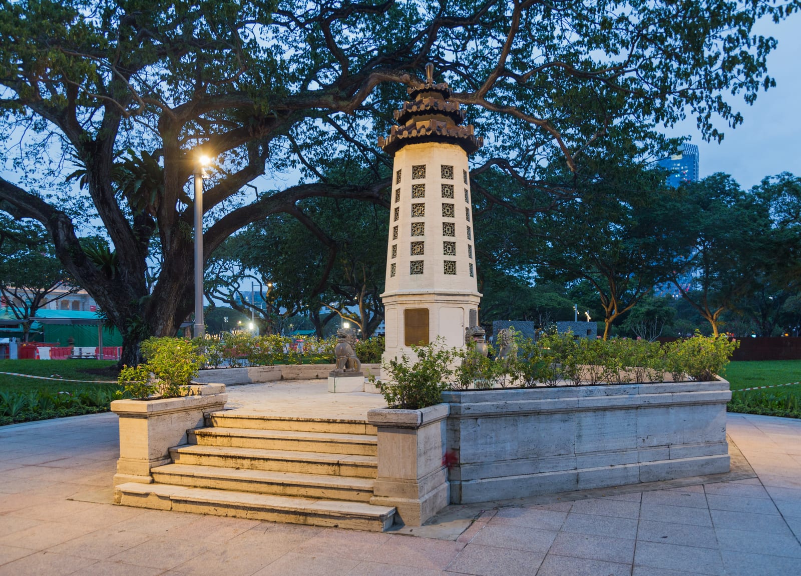 Portrait or photograph of Lim Bo Seng: Lim Bo Seng Memorial. Esplanade Park. Downtown Core , Central Region , Singapore .