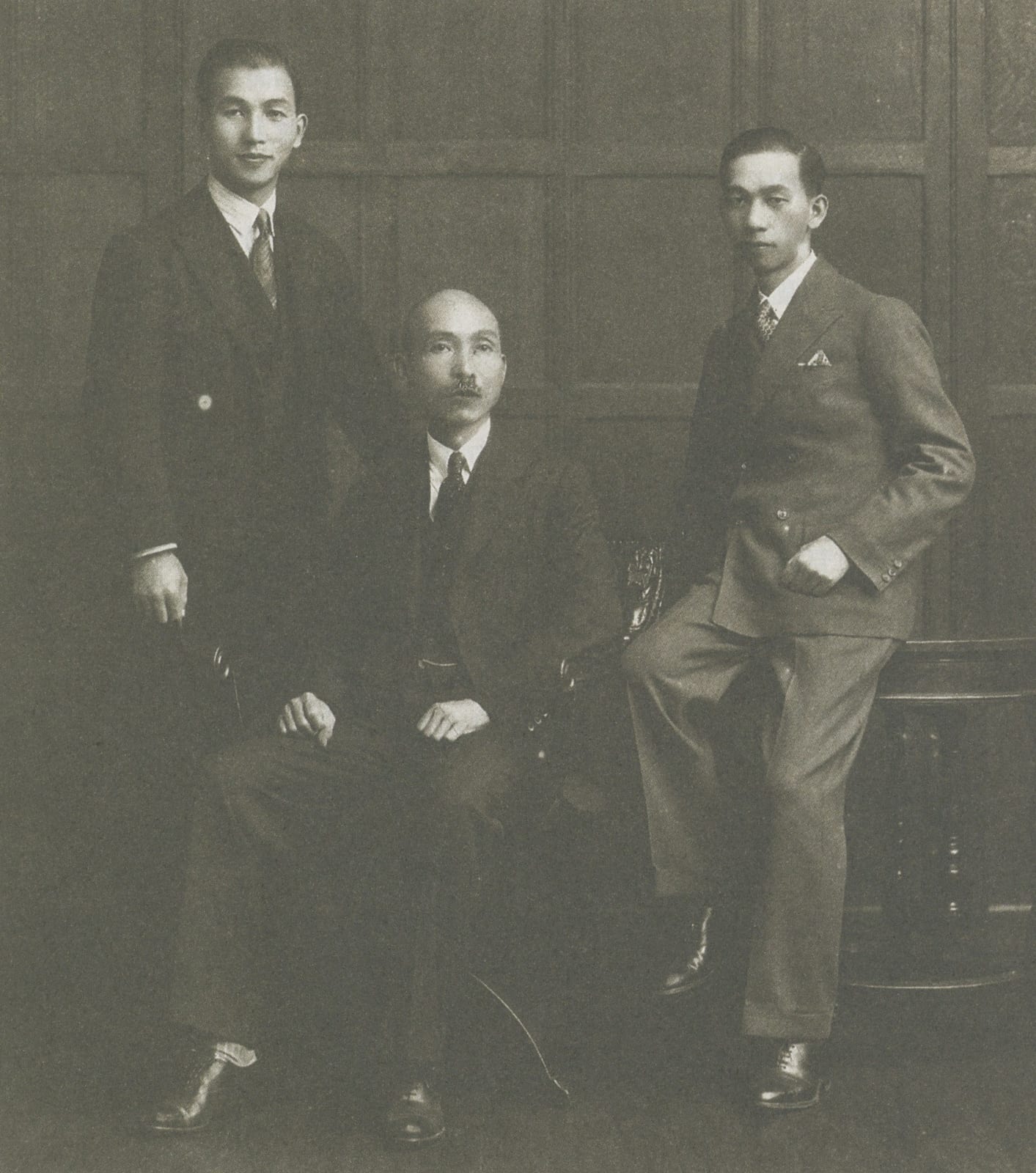 Portrait or photograph of Lin Hsien-tang: 林攀龍、林獻堂、林猶龍合影於倫敦。