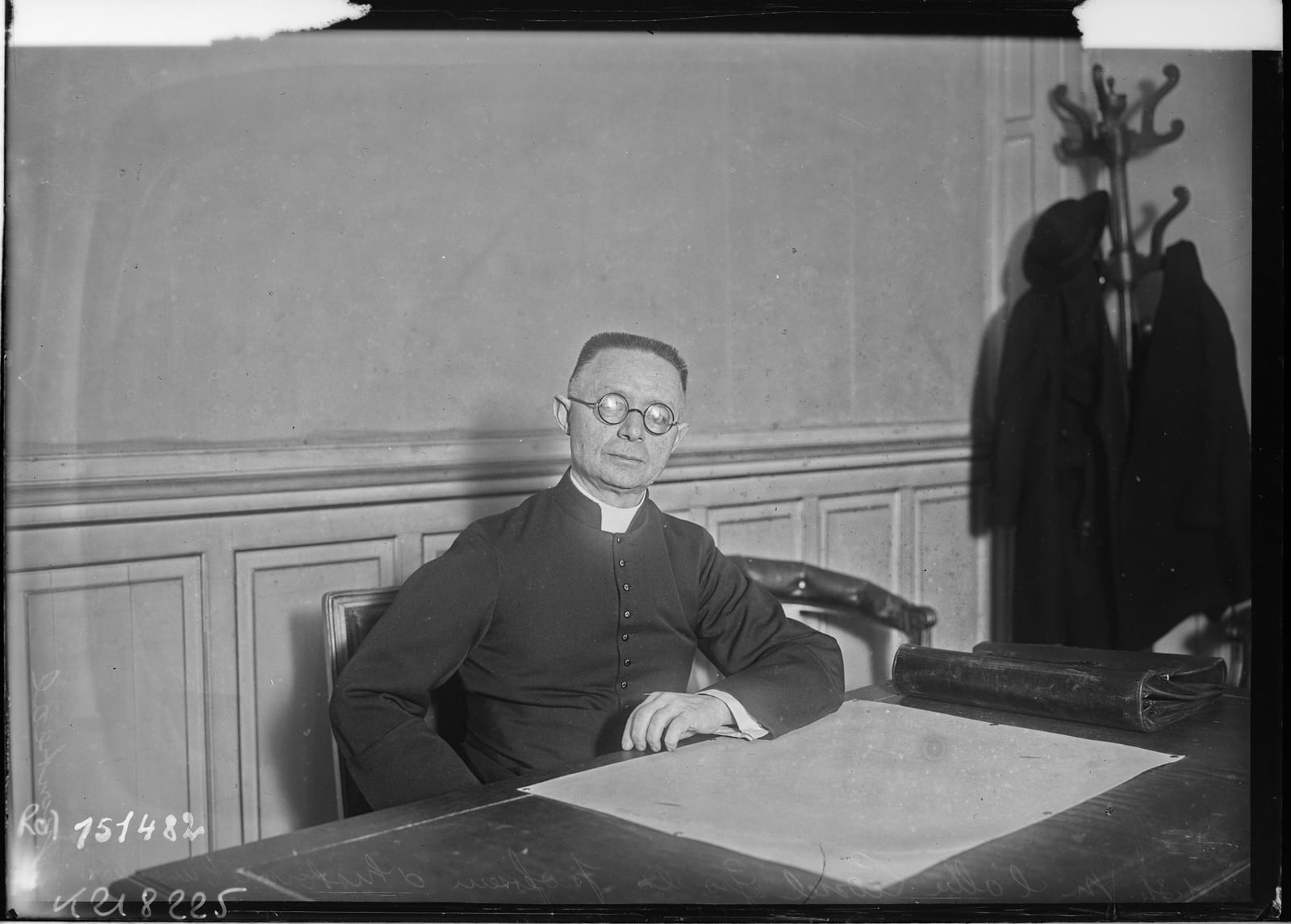 Portrait or photograph of Lionel Groulx: Sujet : Groulx, Lionel (1878-1967) -- Portraits Portraits -- 1914-1945 Référence bibliographique : Rol, 151482 Appartie