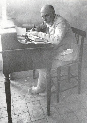 Portrait or photograph of Luigi Pirandello: Luigi Pirandello a Monteluco nell'estate del 1924.
