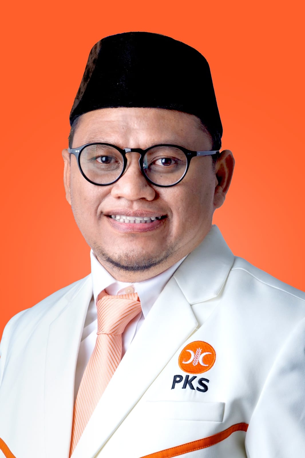 Portrait or photograph of Muhammad Iqbal: Dr. H. MUHAMMAD IQBAL, Psikolog., calon Anggota Dewan Perwakilan Rakyat Republik Indonesia dari PKS untuk DKI Jakarta