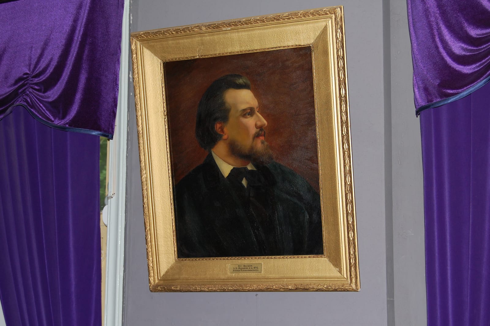 Image connected to Nikolai Leskov: Портрет Н.С.Лескова кисти А.З.Ледакова (1872), копия Клабуновского