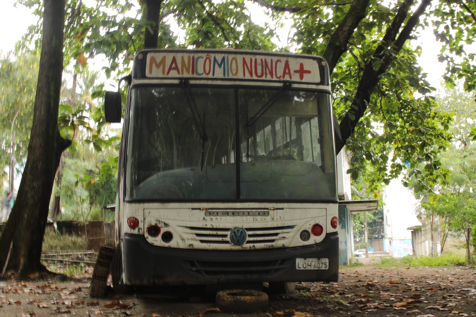 Portrait or photograph of Nise da Silveira: Ônibus antigo Manicômio Nise da Silveira.