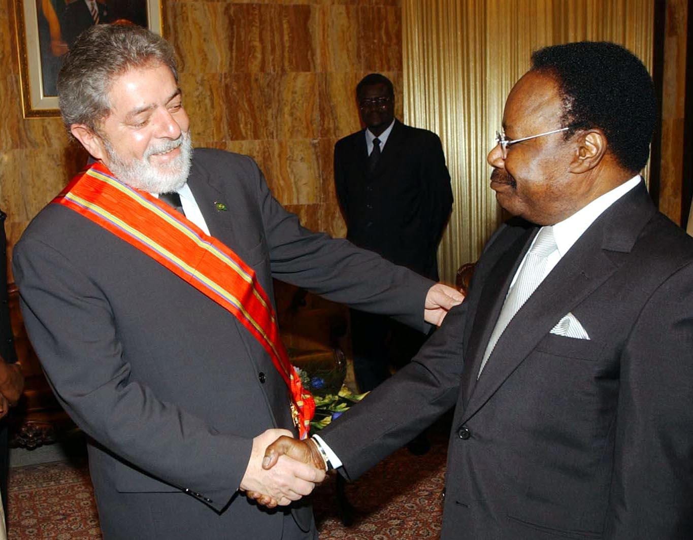 Portrait or photograph of Omar Bongo: Presidents Lula da Silva of Brazil and Omar Bongo of Gabon meet in Libreville.