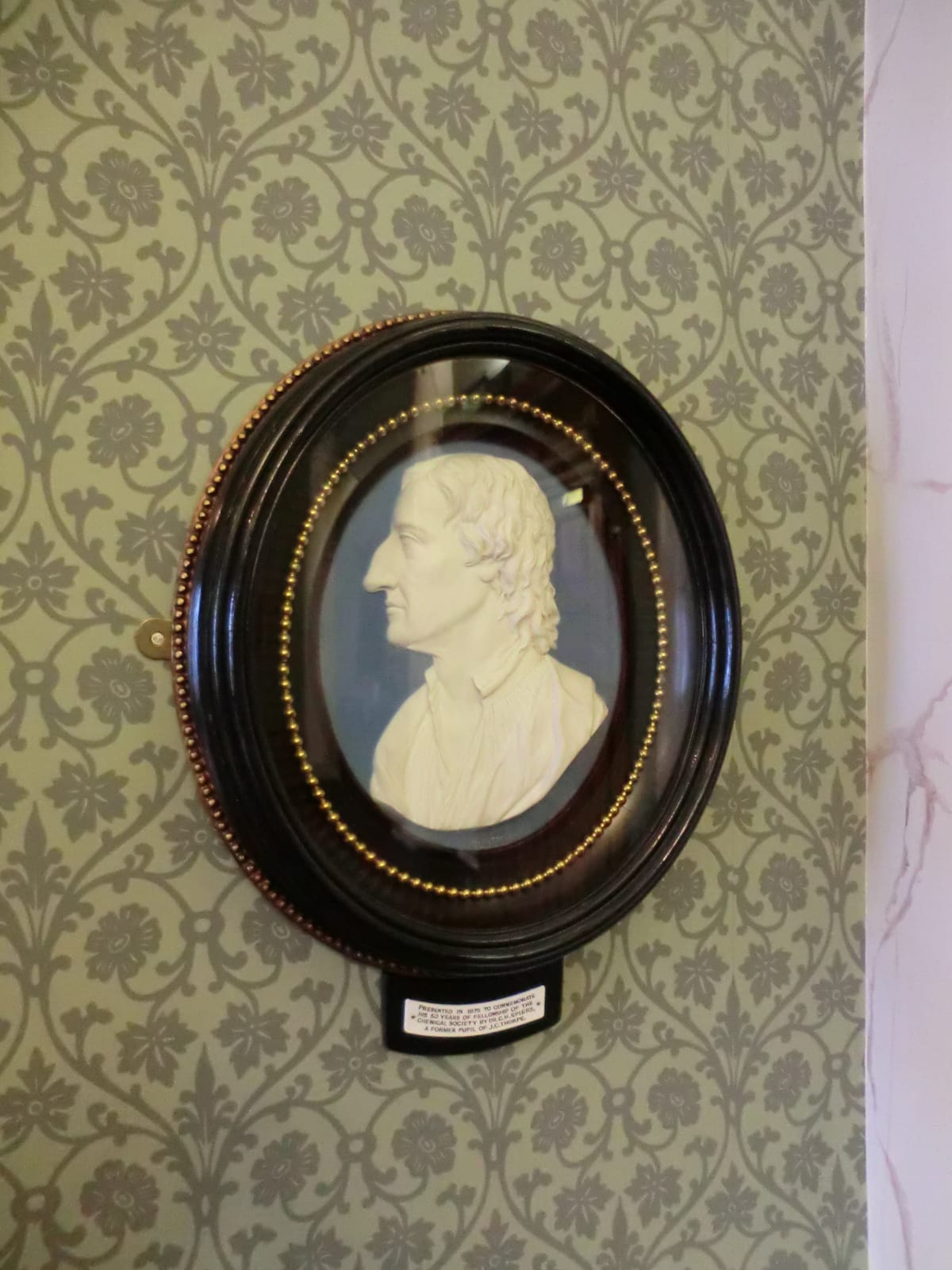 Portrait or photograph of Robert Boyle: Wedgwood jasperware plaque