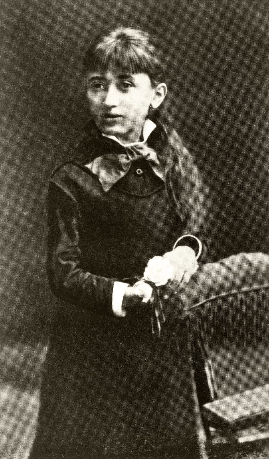 Portrait or photograph of Rosa Luxemburg: Picture of Rosa Luxemburg, age 12