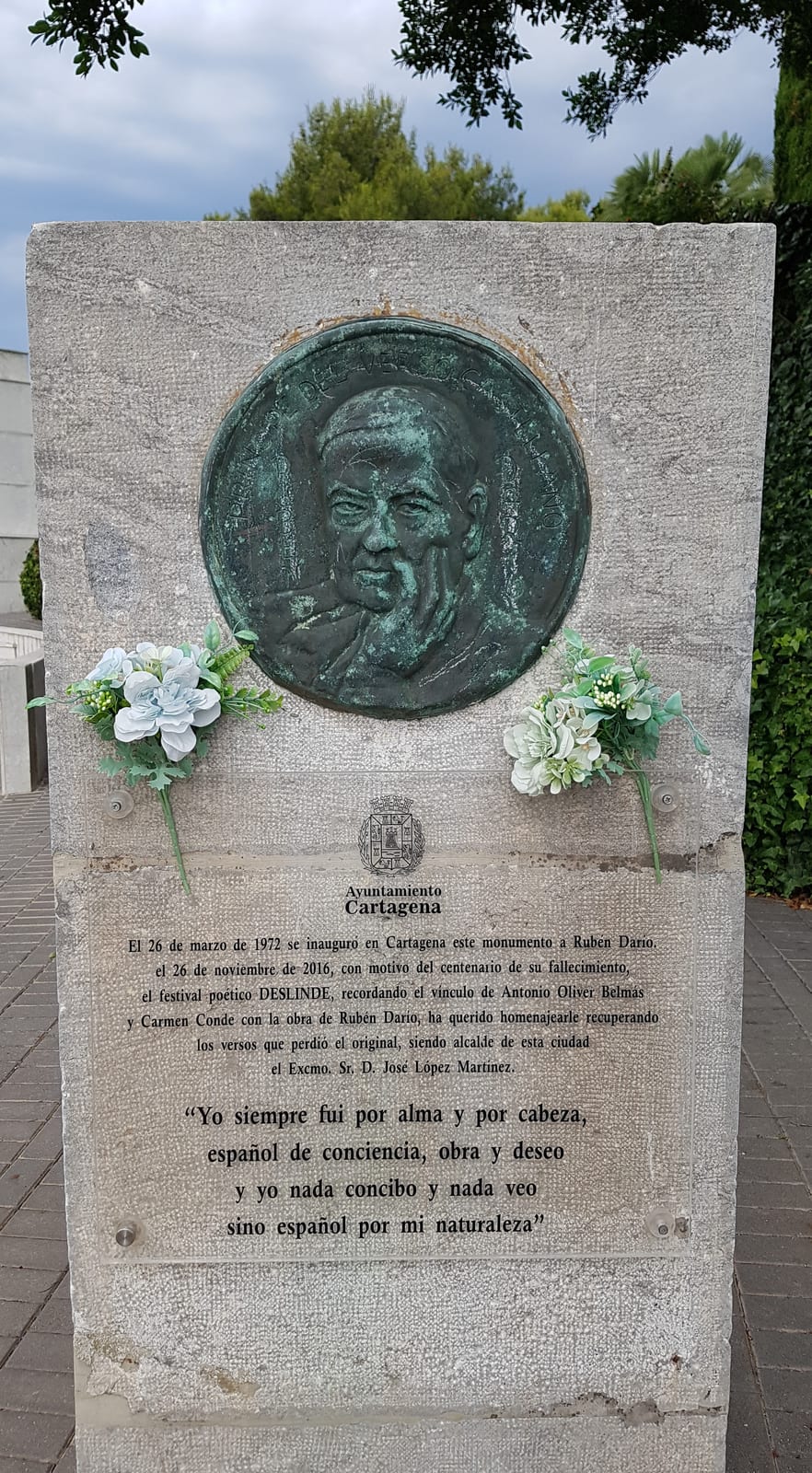 Portrait or photograph of Ruben Dario: Medaillon of tribute to the Nicaraguan writer Rubén Darío in the Parque de Alfonso Torres in Cartagena (Spain). It is acc