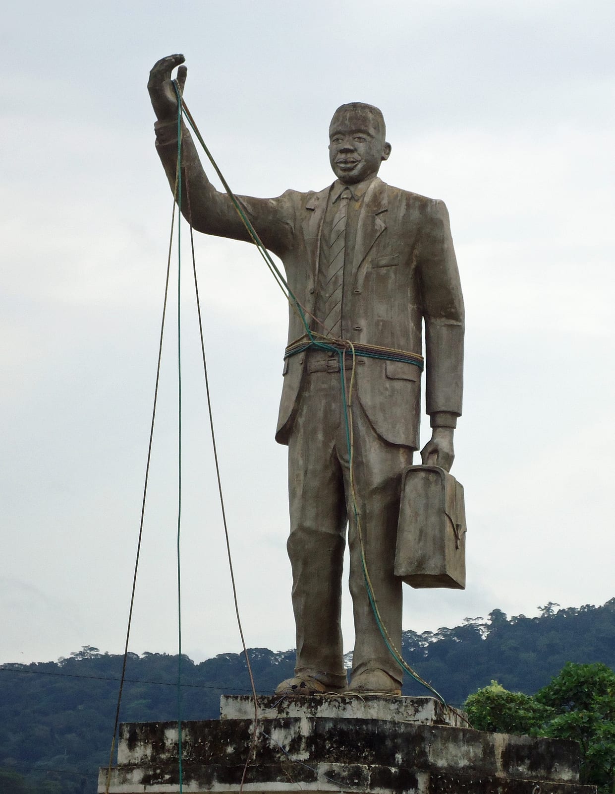Portrait or photograph of Ruben Um Nyobe: Statue of Ruben Um Nyobè erected in the heart of the town of Eseka, Cameroun with the support of Minister Frédéric Kod