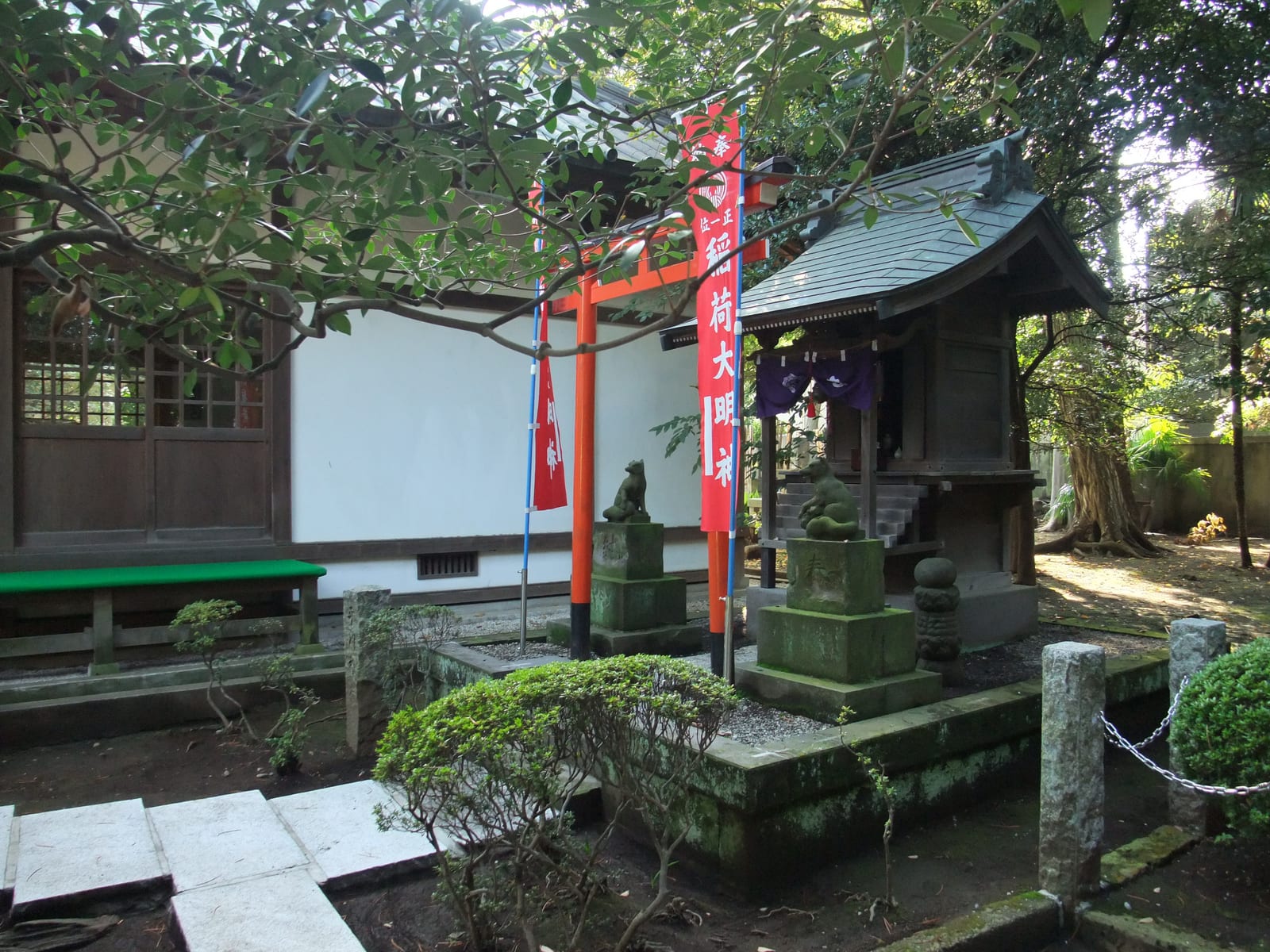 Portrait or photograph of Saicho: Hirakawa Inari Shrine (平川稲荷神社) in Saicho-ji (西澄寺)