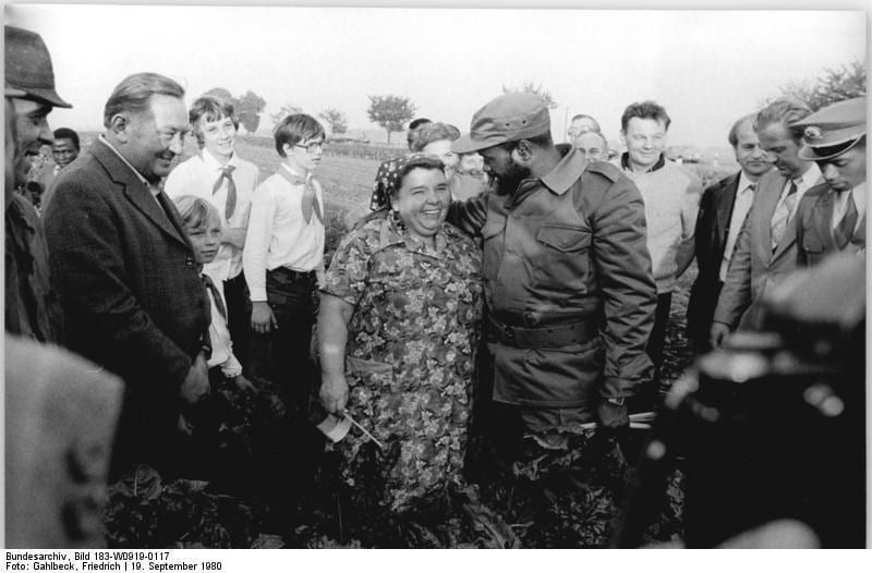 Portrait or photograph of Samora Machel: For documentary purposes the German Federal Archive often retained the original image captions , which may be erroneous