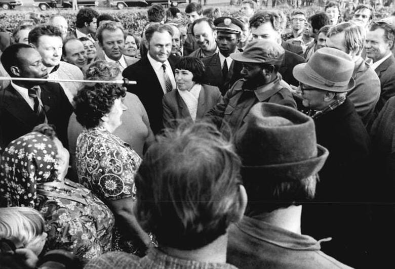 Portrait or photograph of Samora Machel: For documentary purposes the German Federal Archive often retained the original image captions , which may be erroneous