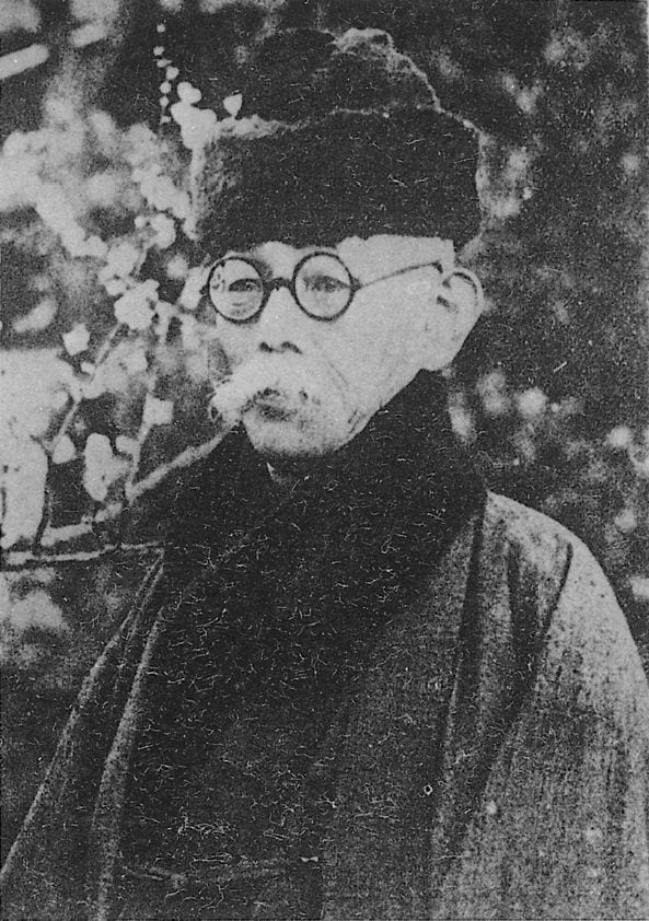 Portrait or photograph of Tsubouchi Shoyo: Portrait of Tsubouchi Shoyo (坪内逍遥, 1859 – 1935)