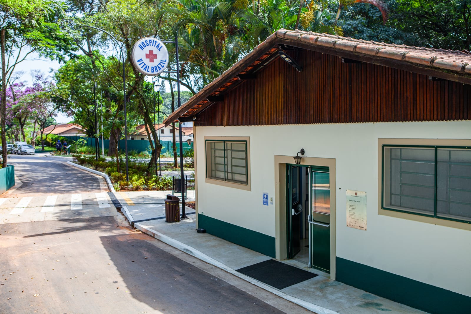 Portrait or photograph of Vital Brazil: Fachada do Hospital Vital Brazil do Instituto Butantan, 2022.