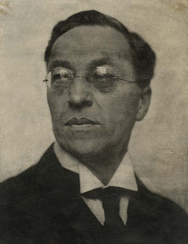Portrait or photograph of Wassily Kandinsky: Hugo Erfurth - Portrait des Wassily Kandinsky , 1922