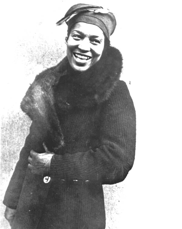 Portrait or photograph of Zora Neale Hurston: Local call number: RC10403 Title: Portrait of Zora Neale Hurston: Eatonville, Florida Date: ca. 1940 General note: