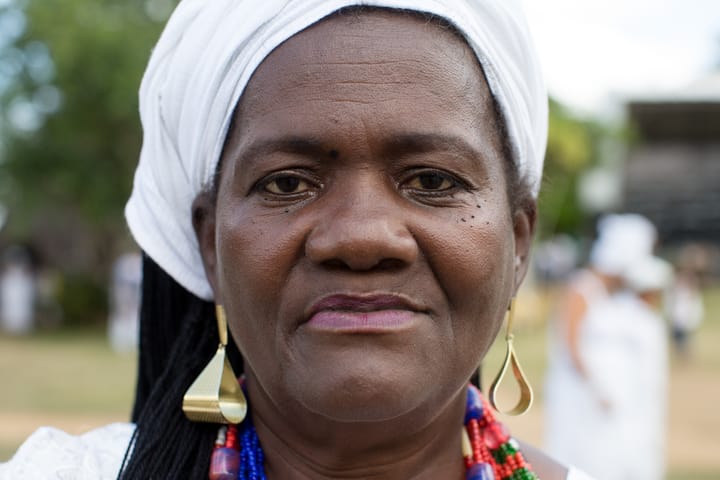 Portrait or photograph of Zumbi dos Palmares: Com saudações religiosas, dança, músicas e muito diálogo, cerca de cinco mil pessoas celebraram, durante todo o do