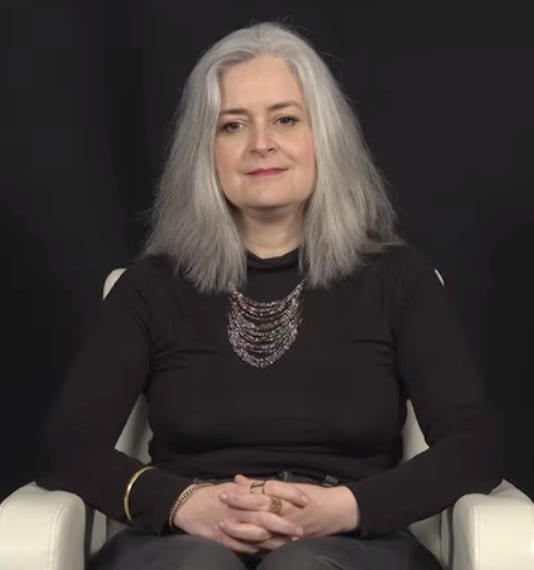 Photograph or image of Elsa: Elsa Vidal (born 1974) in the video 'Elsa Vidal - Que pensent les Russes'