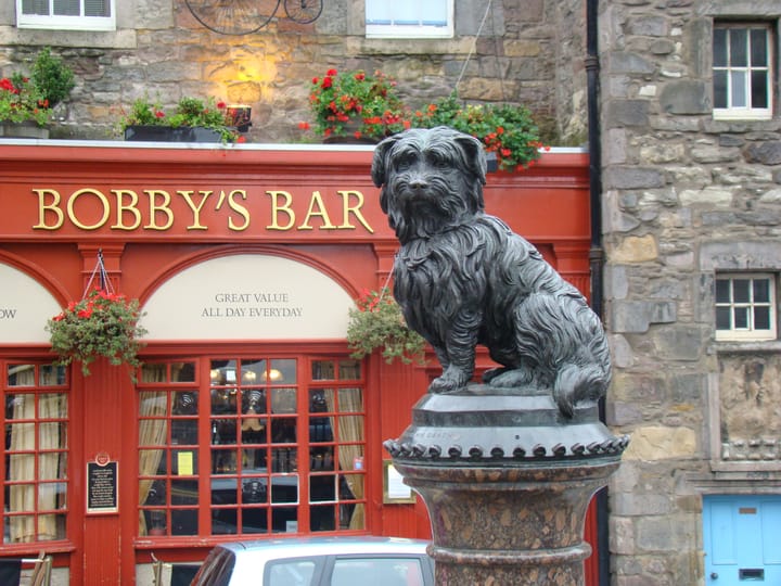 Photograph or image of Greyfriars Bobby: Sculpture of Greyfriars Bobby in Edinburgh