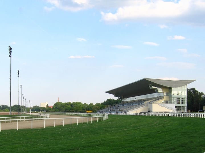 Photograph or image of Kincsem: en:Kincsem Park Magyar: hu:Kincsem park
