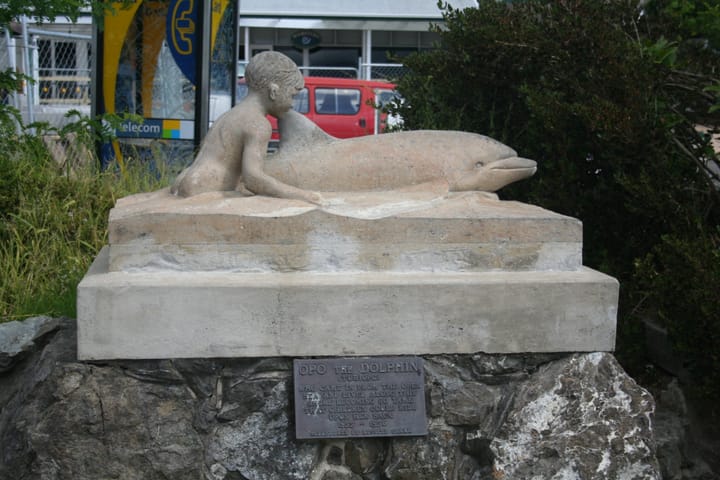 Photograph or image of Opo: Statue of Opo the dolphin in Opononi, in New Zealand